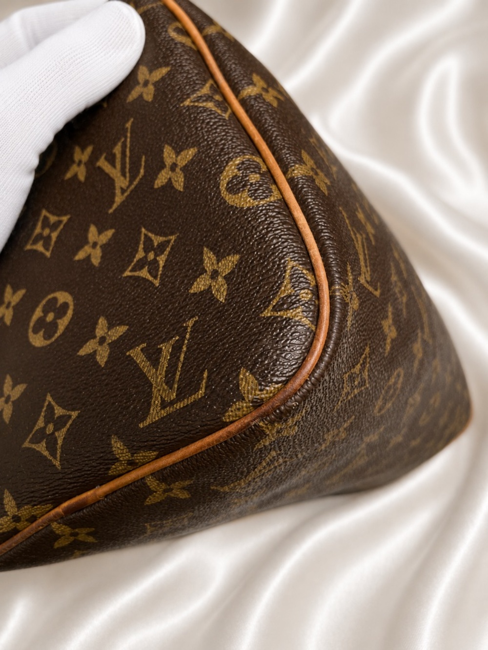 Louis Vuitton Speedy 30 Monogram Handbag - Picture 12 of 16